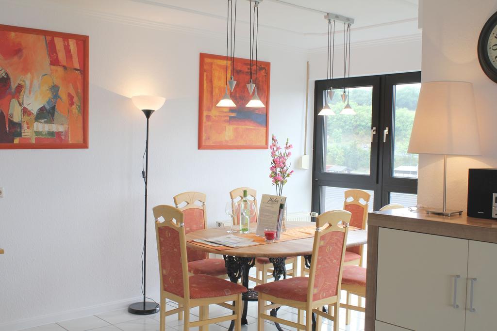 Ferienwohnung Seeblick Schalkenmehren Szoba fotó