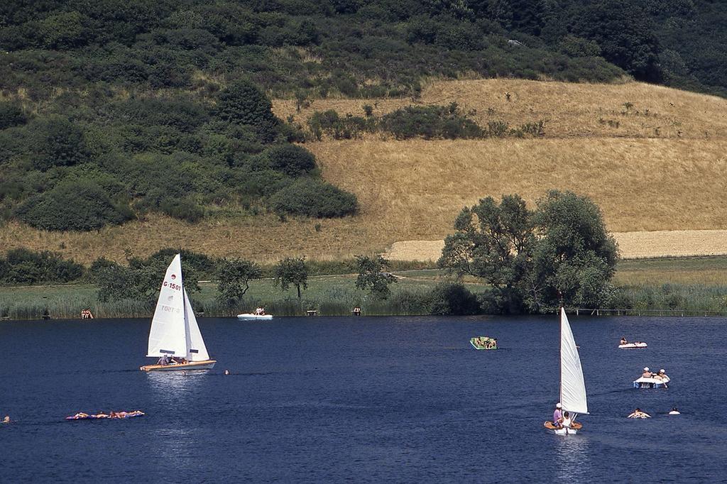 Ferienwohnung Seeblick Schalkenmehren Szoba fotó